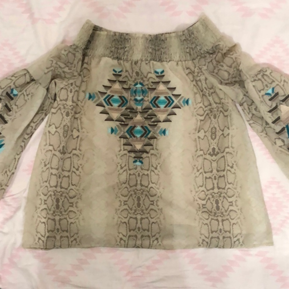❤️HOST PIC❤️Judith March off shoulder blouse - Picture 1 of 8